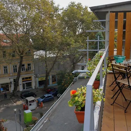 Daire Attic - атик студио Varna