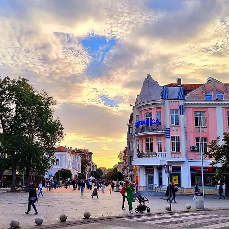 Daire Attic - атик студио Varna