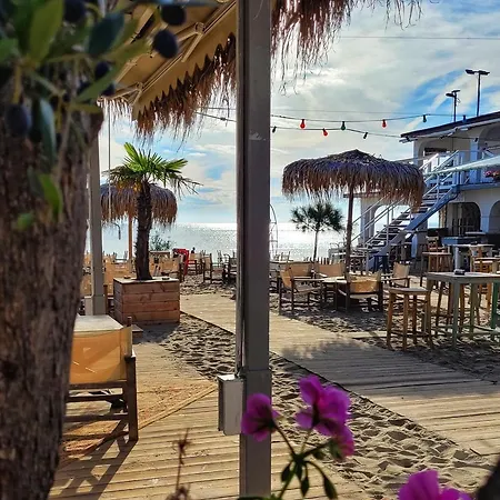 Attic - атик студио Апартаменты